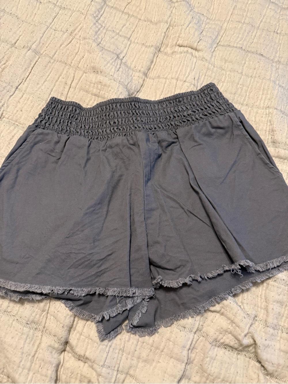 Women's Elastic-Waist Frayed Hem Shorts - Slate Gray